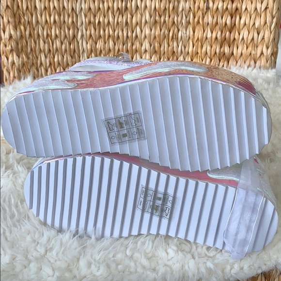 NIB YRU White Holographic Sky Sky Platforms - Picture 6 of 8